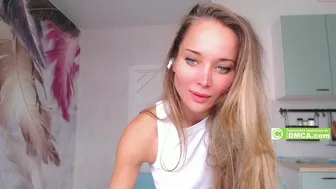 afinaa_01102021_1221_female_chaturbate