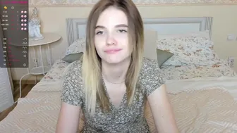 solla_q_24092021_1658_female_chaturbate