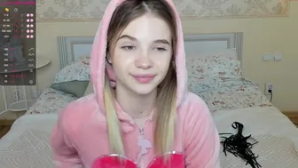 solla_q_20092021_1433_female_chaturbate