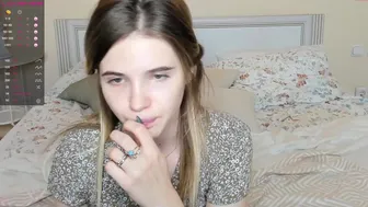 solla_q_15092021_2104_female_chaturbate