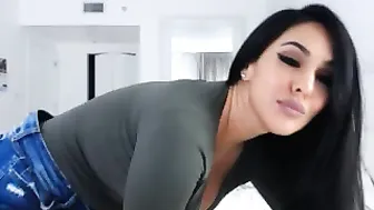 makayladivine  camhooker masturbates