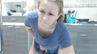 nataliarden69  caught deep squirt in public chat