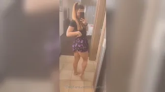 nicolefree_03.01.2021_89629751_Unlock_to_see_what_underneath_my_skirtП???