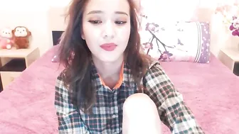 uummi  slut with suction cup dildo