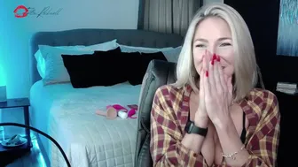 TiftonXOXO хочет купить себе новую секс игрушку