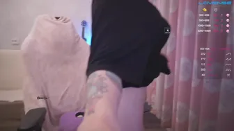 WetMary всунула вибратор в очко