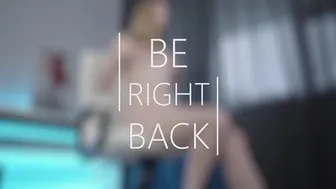 Replica ласкает вагинальный тунель за токены