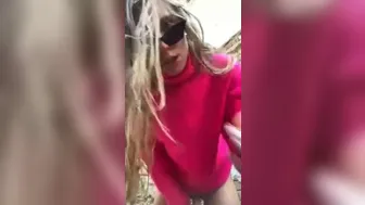 kika-Co Трахает себя на рельсах