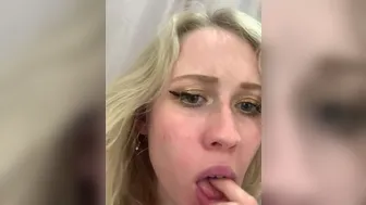 Likachkaa показала свою красивую розовую киску