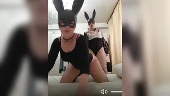 2SexyBaby90 показала свой отменный станок