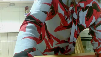 SpartakCHemp  Busty girl takes off her underwear