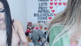 awshumbears  Dirty pussy fuck on webcam show