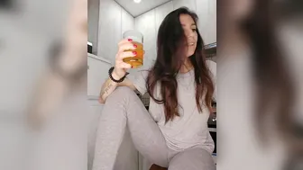 _AlinaSexy_  Shy babe jerks off her cunt and cums