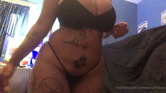 xxreesespiecesxx onlyfans Busty babe fucks herself in her pussy