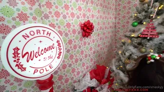 VinaSkyy onlyfans Juicy Curva removes underwear