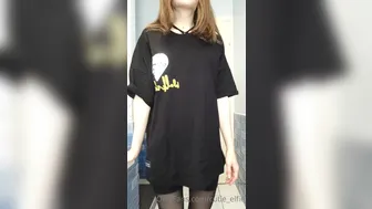 Elfie_cutie onlyfans Sexy babe fucks pussy