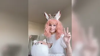 amiiinuu onlyfans Russian female erotically undressed