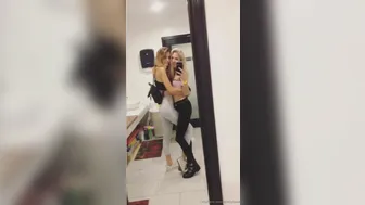 Ava aka avafae Crazy Quaint caresses shaved cunt