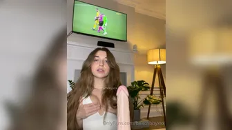 daisydrewuk onlyfans Busty aunt masturbates pussy sex toy