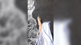 Anna aka arilaviee onlyfans Busty chick masturbates shaved pussy