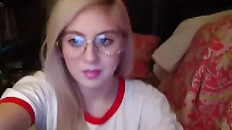 playtoybunny  Squirting in webcam