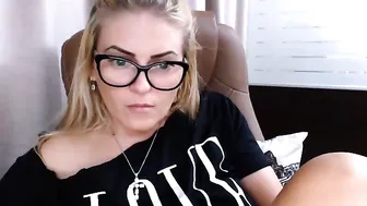 isabelle  solo Masturbating