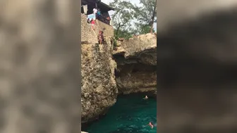 Anna Bell Peaks (AnnaBellPeaks) onlyfans Charming Shlendra fingering anus with a sex toy