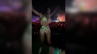 Mariana (maarebeaar) onlyfans Wicked girl fingers her shaved holes