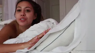 Desi (desiree) onlyfans Busty couch in stockings pulls pussy