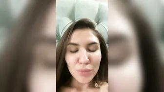 EvaBlackAnn_2021-12-21 p1