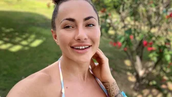 Michaela Isizzu show 2