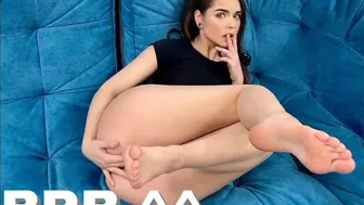 girl_of_yourdreams chaturbate Gorgeous confused caresses wet pink hole