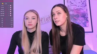 wondergirlfriends  chaturbate Beautiful ballerina pulls wet pink hole