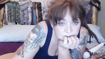 sassycountrygirl  masturbates herself in her room