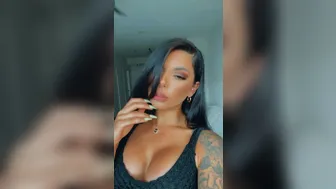 gvalentinaxxx  onlyfans  with a very sexy pink wet pink hole