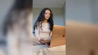 Jasminx  onlyfans Mature slut fucks her cunt with a sex toy