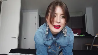 Anna Zapala  onlyfans Submissive chick makes suction