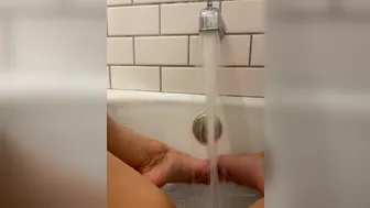 Royal Wednesday  onlyfans  Oral show with a very wet brunette