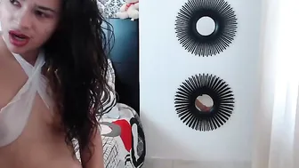 brenda_couple  stripping for tokens in webcam chat