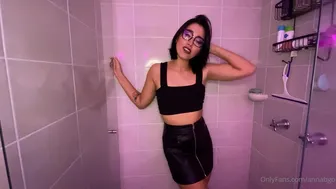 Anna Beggion aka Annabgo  onlyfans jumps on a toy and cums