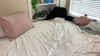 natalialuvs  onlyfans  fingering of a slutty girl