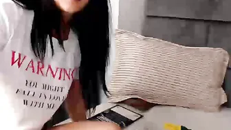 just_gia  playing with my tits and Pussy