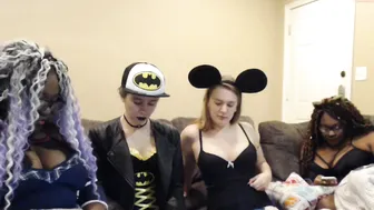 paigerific  rubbing her tight pussy