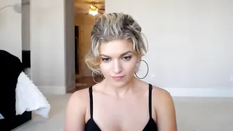 kinkykristen2  Caresses her shaved pussy