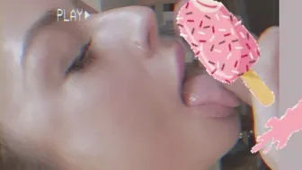 Maraa jane aka maraa_jane onlyfans Cute chick pulls up her dress