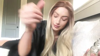 Beeeezyfbaby with Glass Dildo