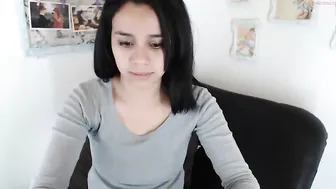 nicolle_bunny  MFC streetwalker screwing her self