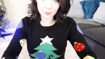 caireen  slut with suction cup dildo