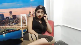 pink_bunnys  rubs her button in individual exhibit