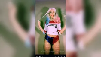 Sunny Ray aka sunnyrayxo onlyfans Black-haired babe jerks off her cunt